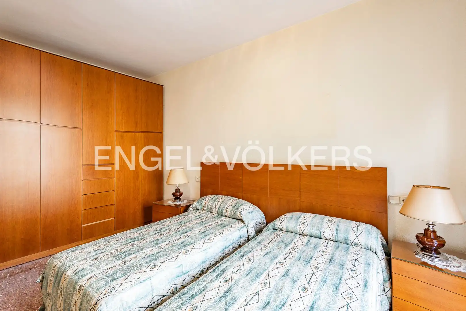 Bedroom of Flat for sale in Barcelona  with Air Conditioner, Heating and Balcony