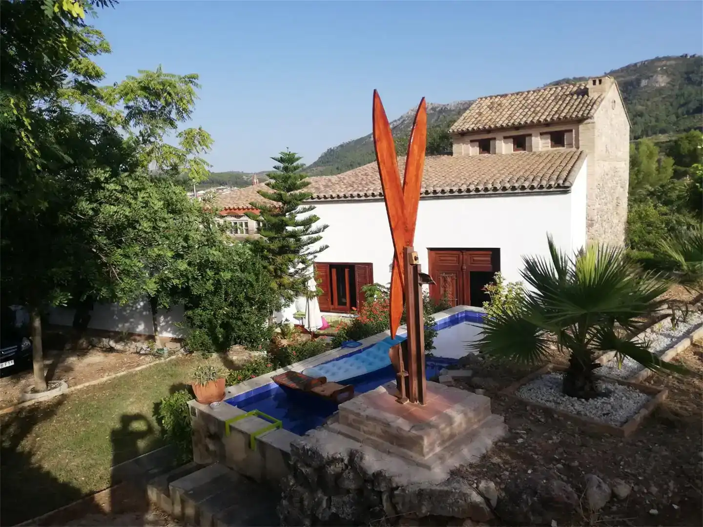 Vista exterior de Finca rústica en venda en Llocnou de Sant Jeroni amb Jardí privat, Piscina i Moblat