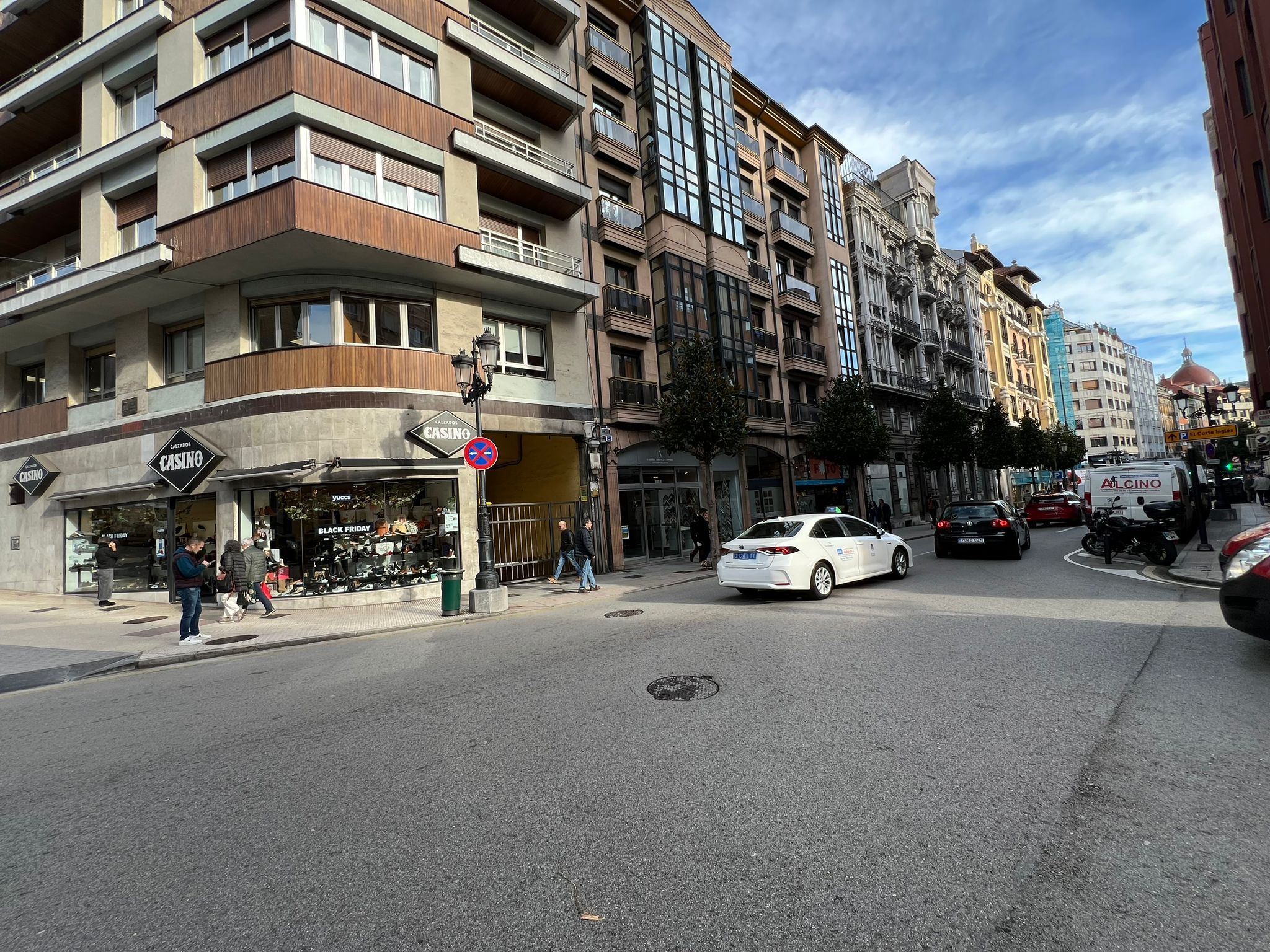 Vista exterior de Dúplex en venda en Oviedo  amb Calefacció, Parquet i Balcó