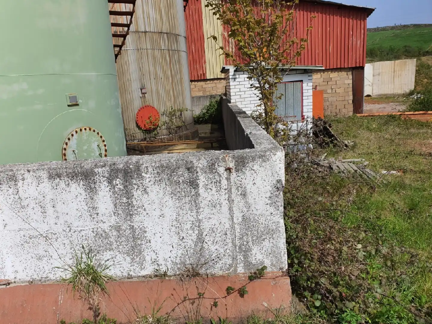 Exterior view of Industrial buildings for sale in Salas