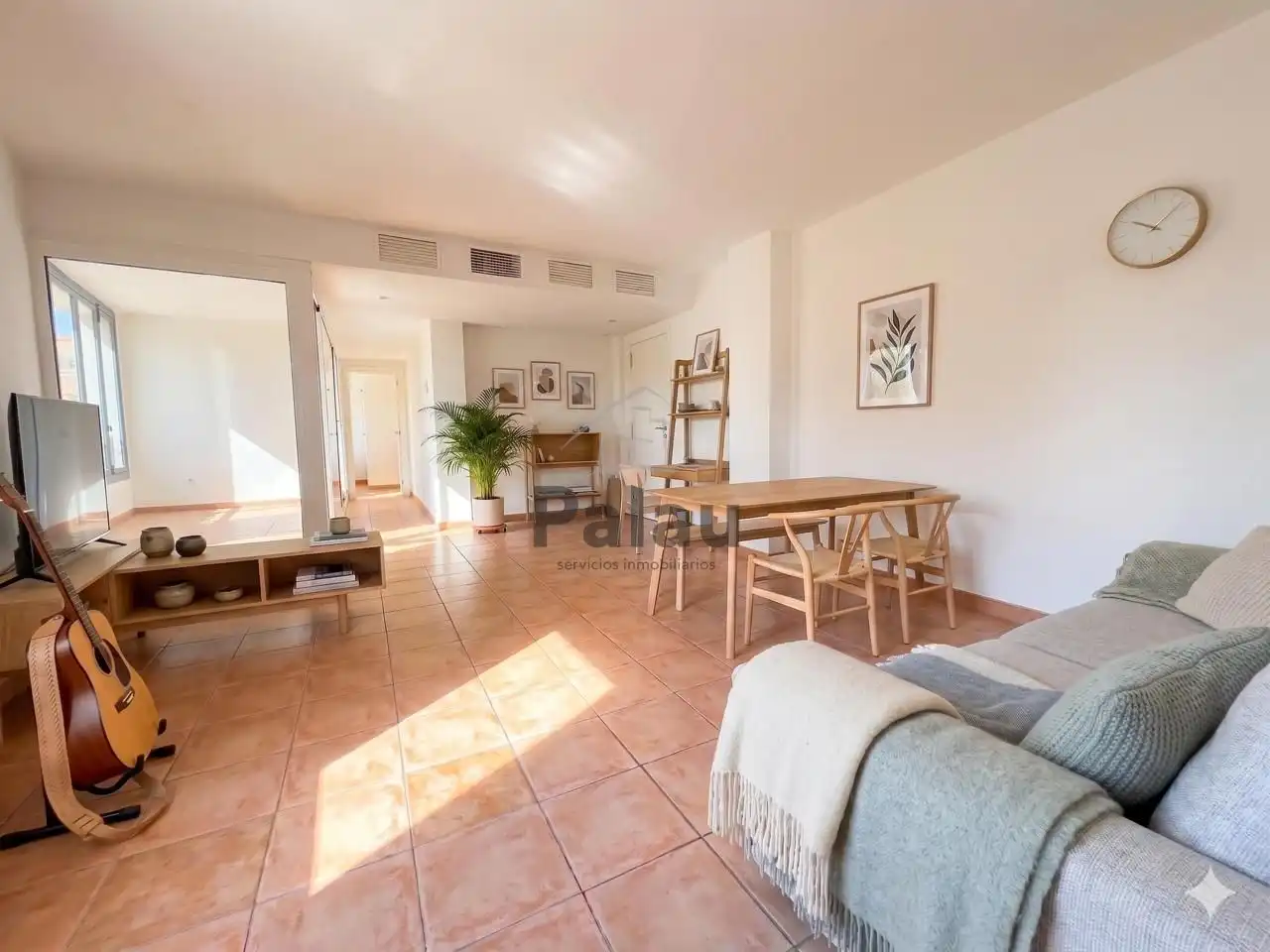 Außenansicht von Wohnung zum Verkauf in Ferreries mit Klimaanlage, Terrasse und Gemeinschaftspool