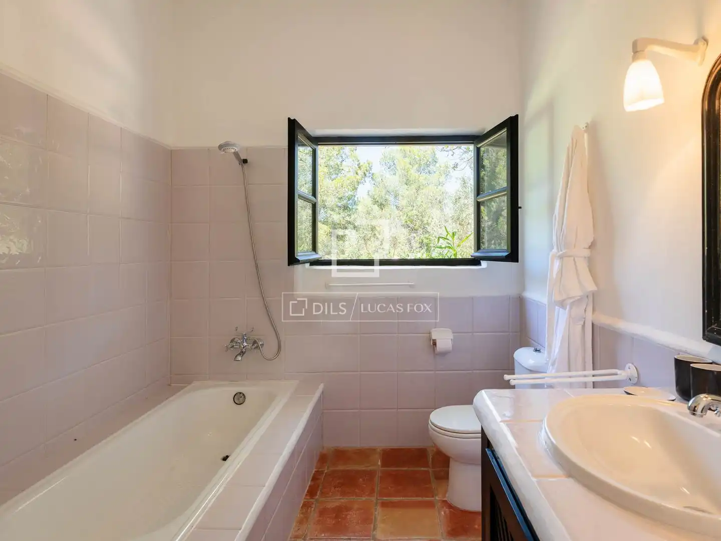 Bathroom of Country homes for sale in Santa Eulària des Riu  with Furnished