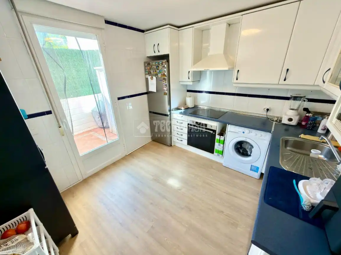 Cocina de Casa adosada en venta en Valdeaveruelo con Aire acondicionado, Calefacción y Terraza