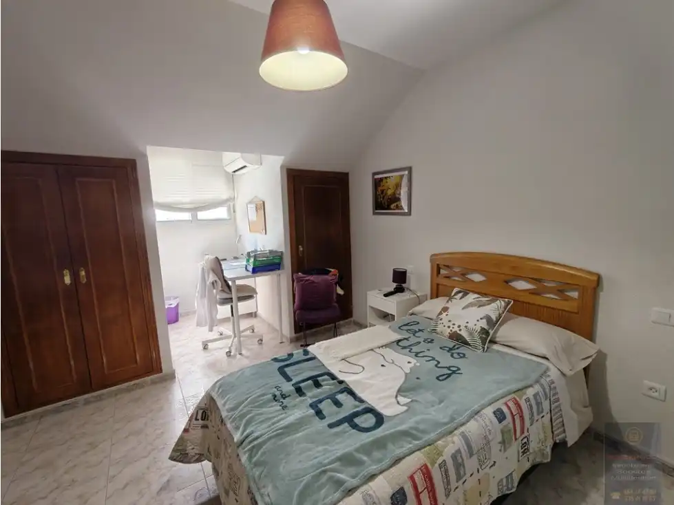 Habitación de Dúplex en venta en Valmojado con Aire acondicionado y Terraza