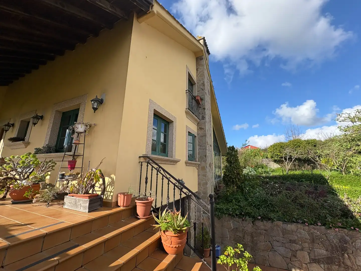 Vista exterior de Casa o chalet en venta en Narón con Calefacción, Jardín privado y Parquet
