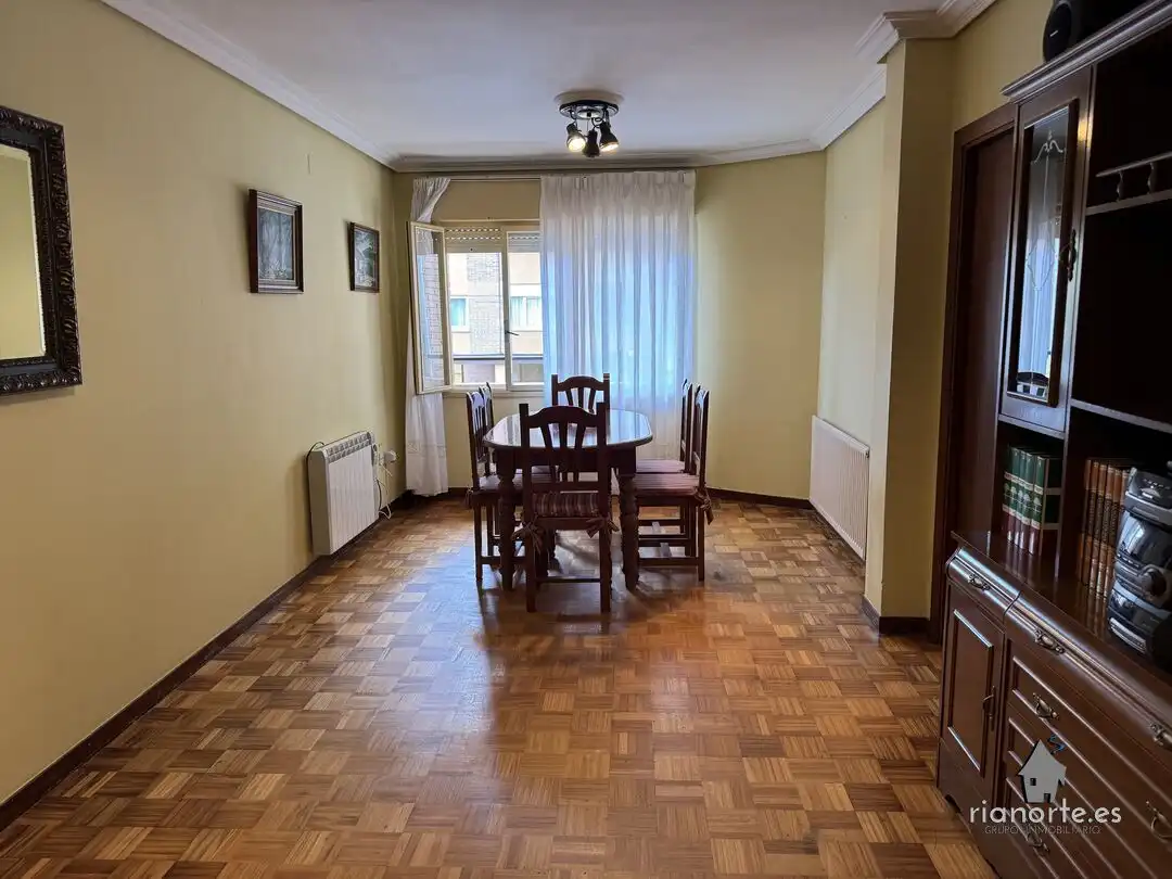 Comedor de Piso en venta en Ribadesella con Calefacción