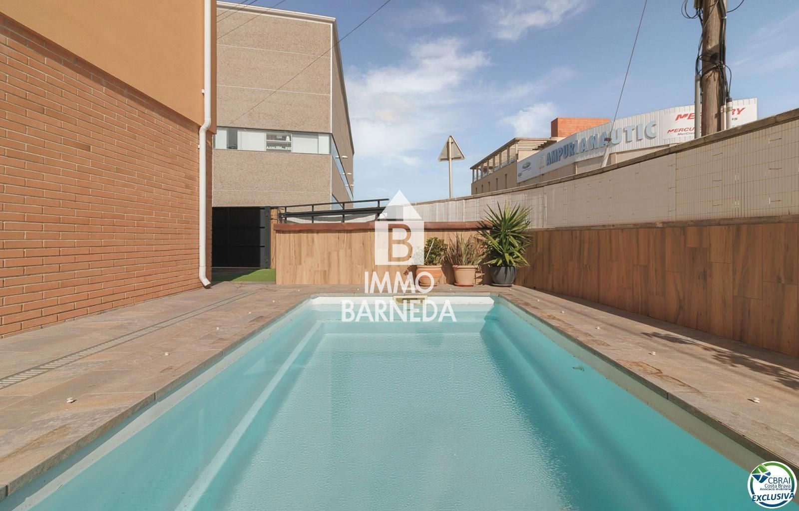 Exterior view of House or chalet for sale in Empuriabrava  with Air Conditioner, Heating and Swimming Pool