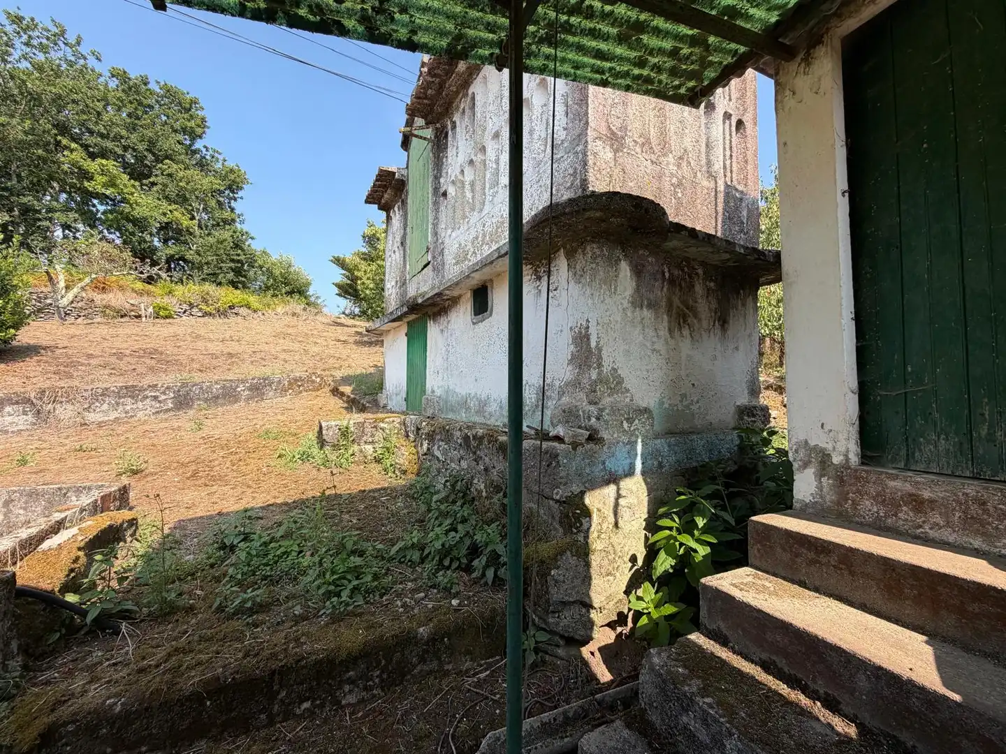 Vista exterior de Casa adosada en venda en Marín amb Jardí privat