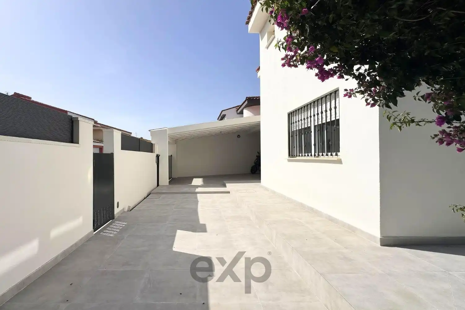 Vista exterior de Casa o chalet en venta en Riba-roja de Túria con Aire acondicionado, Jardín privado y Terraza