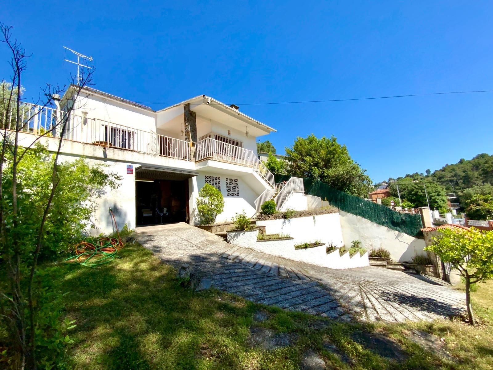 Vista exterior de Casa o xalet en venda en Sentmenat amb Calefacció, Jardí privat i Terrassa