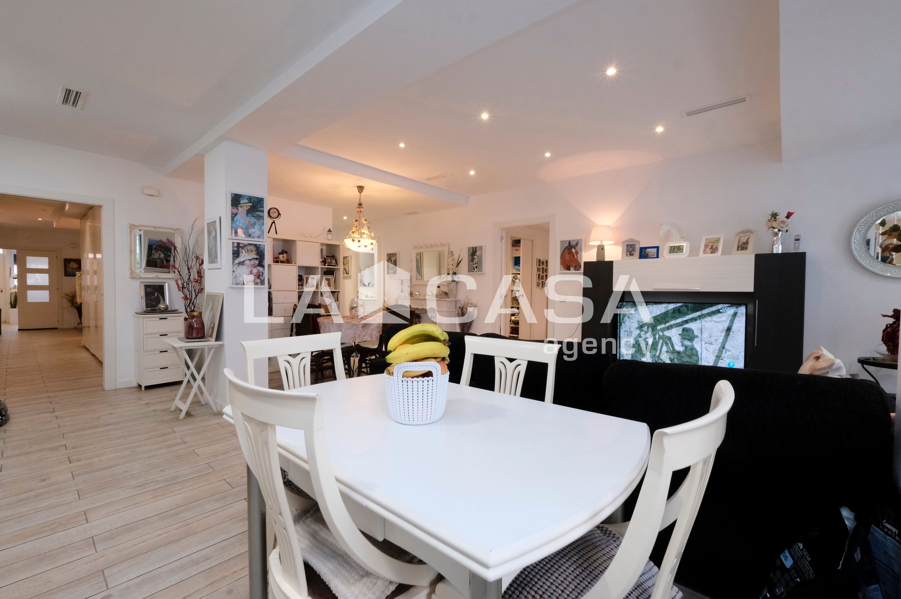 Menjador de Planta baixa en venda en  Barcelona Capital amb Calefacció, Terrassa i Traster