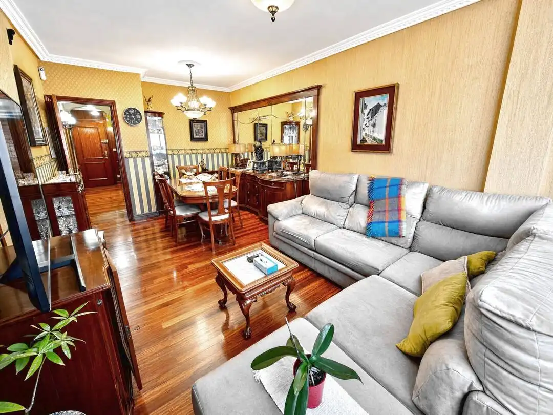 Wohnzimmer von Wohnung zum Verkauf in Santurtzi  mit Heizung, Abstellraum und Alarm