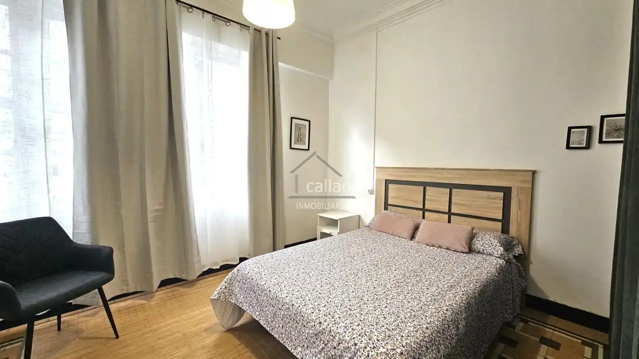 Bedroom of Flat for rent in Ferrol  with Heating and Furnished