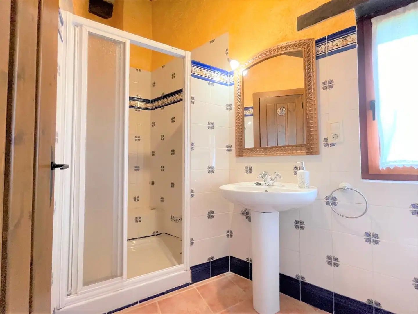 Badezimmer von Country house zum Verkauf in Villarcayo de Merindad de Castilla la Vieja mit Terrasse, Möbliert und Balkon