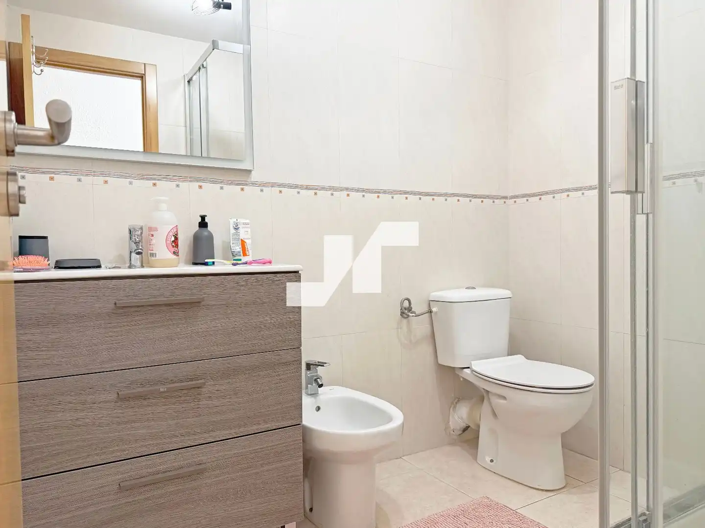 Badezimmer von Wohnungen zum Verkauf in Oropesa del Mar / Orpesa mit Klimaanlage und Terrasse
