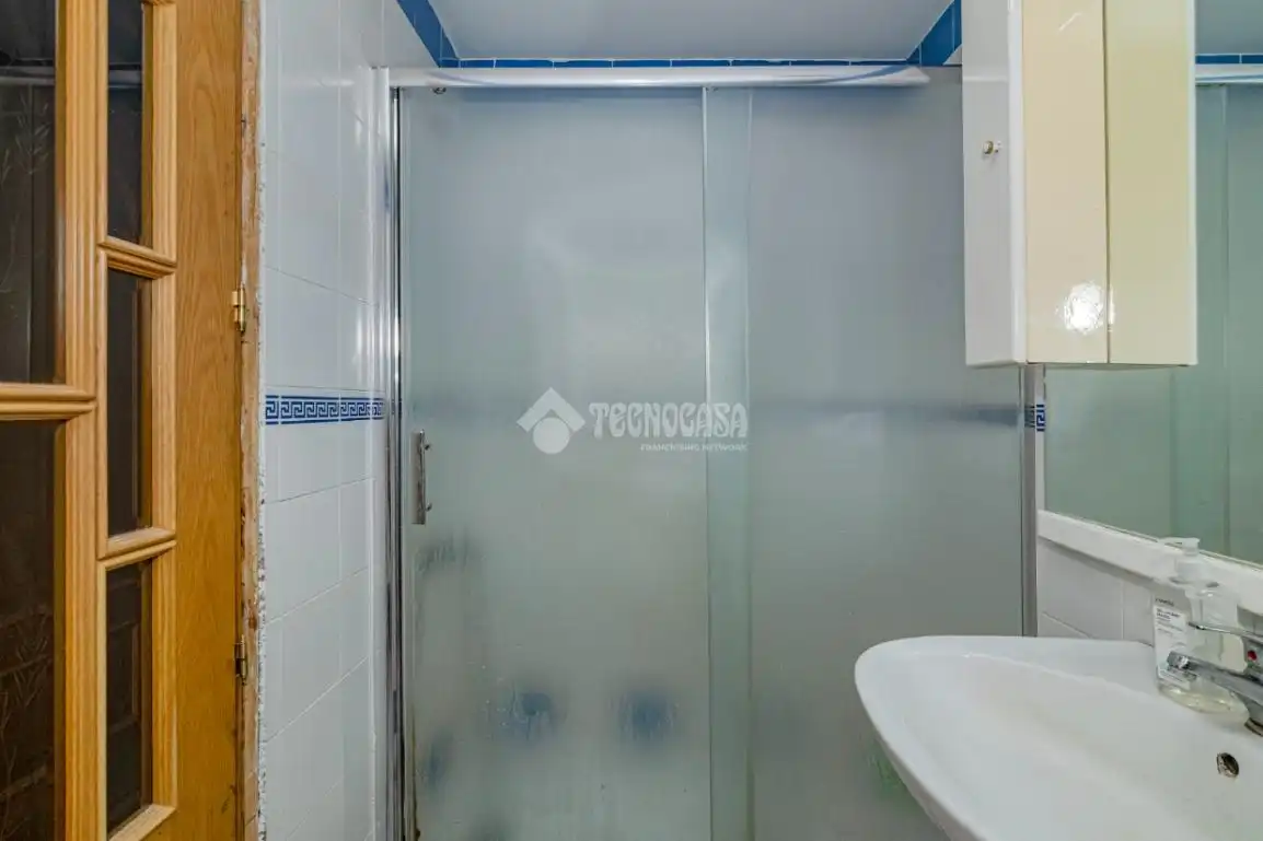 Baño de Piso en venta en Granada con Calefacción