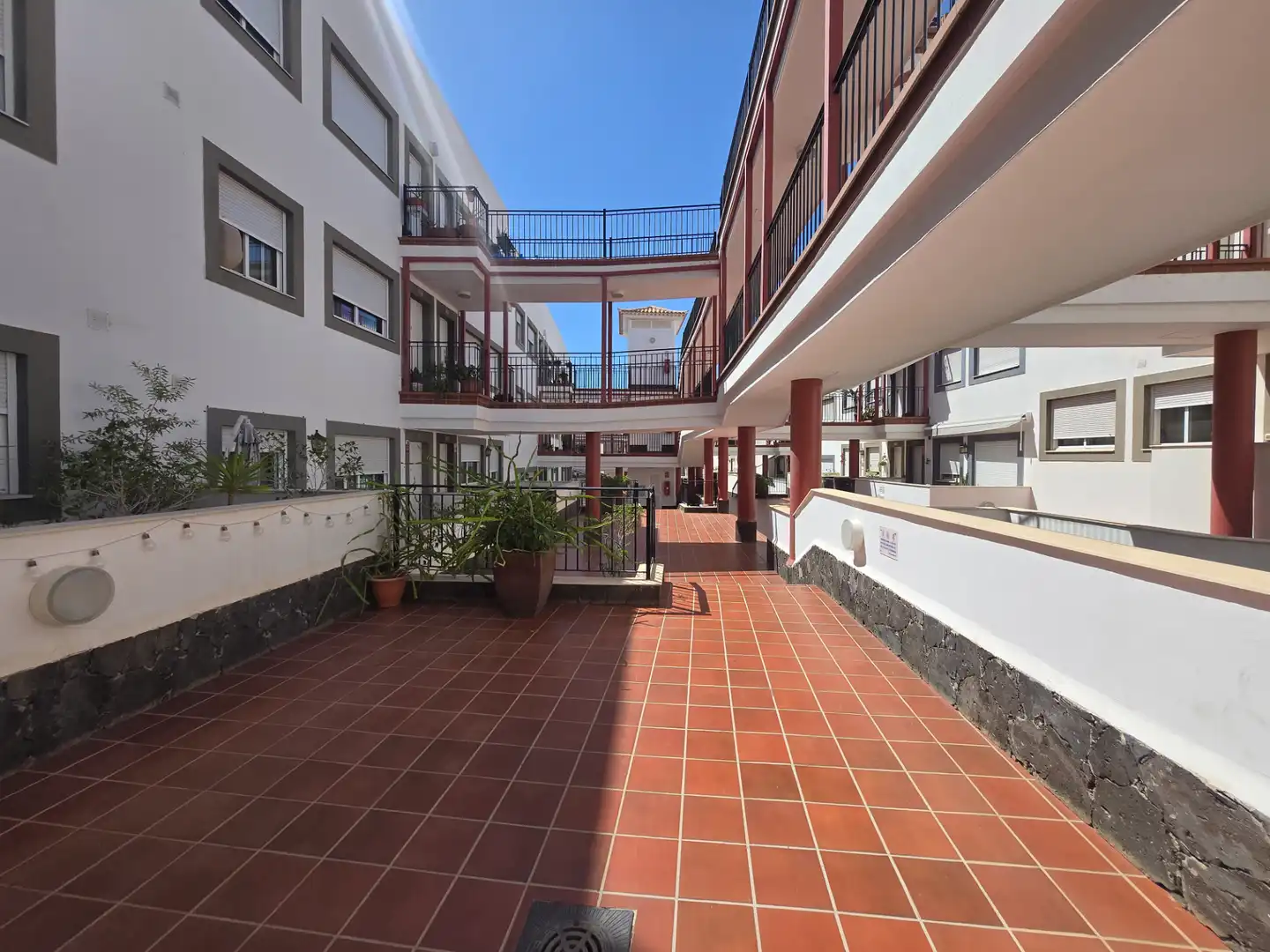 Vista exterior de Piso en venta en San Miguel de Abona con Trastero, Horno y Balcón