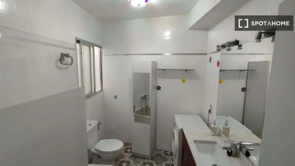 Baño de Apartamento para compartir en Dúrcal con Aire acondicionado, Terraza y Amueblado