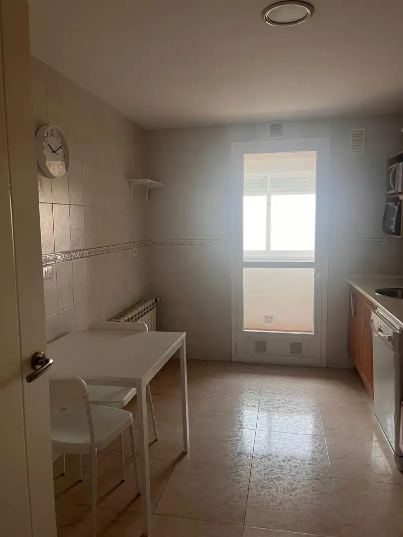 Schlafzimmer von Wohnung zur Miete in Cáceres mit Klimaanlage, Heizung und Möbliert
