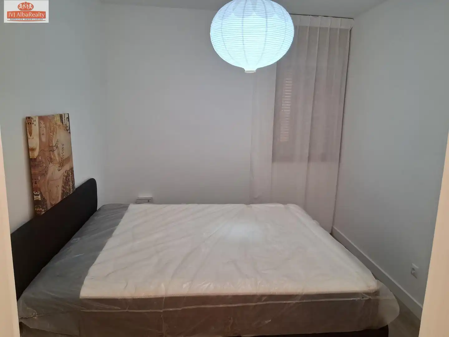 Dormitori de Apartament de lloguer en Albacete amb Aire condicionat, Moblat i Balcó
