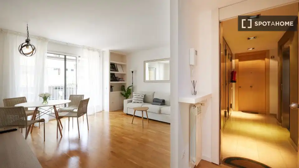 Living room of Flat for rent in Sant Cugat del Vallès  with Air Conditioner, Heating and Furnished