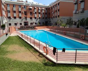 Piscina de Apartament en venda en Parla amb Calefacció, Parquet i Forn