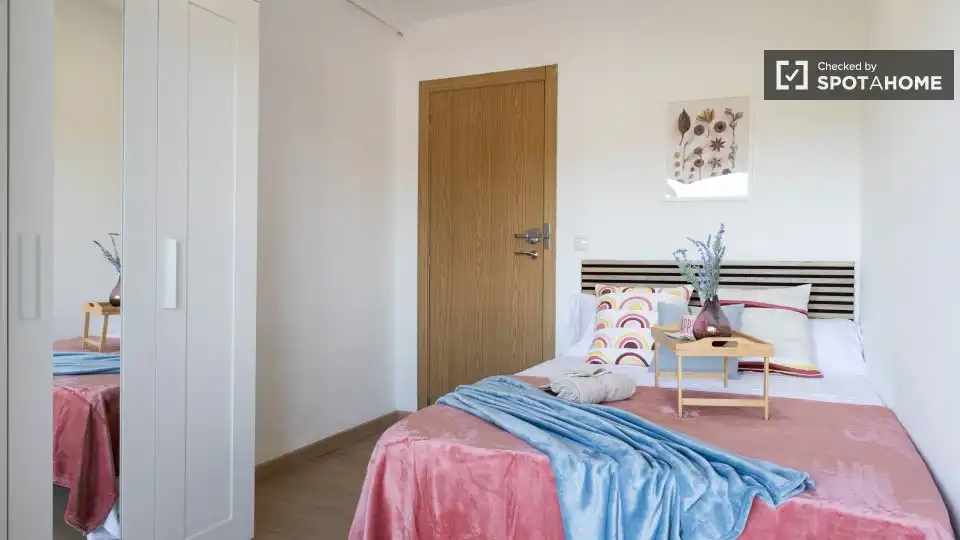 Room in Palomeras Bajas