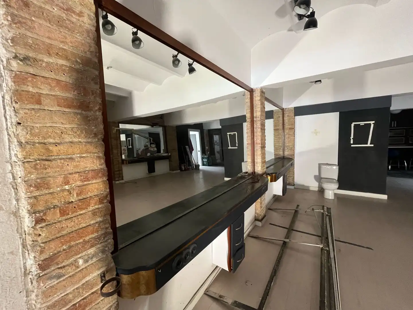 Local comercial en venda a La Gavarra, imagen 8