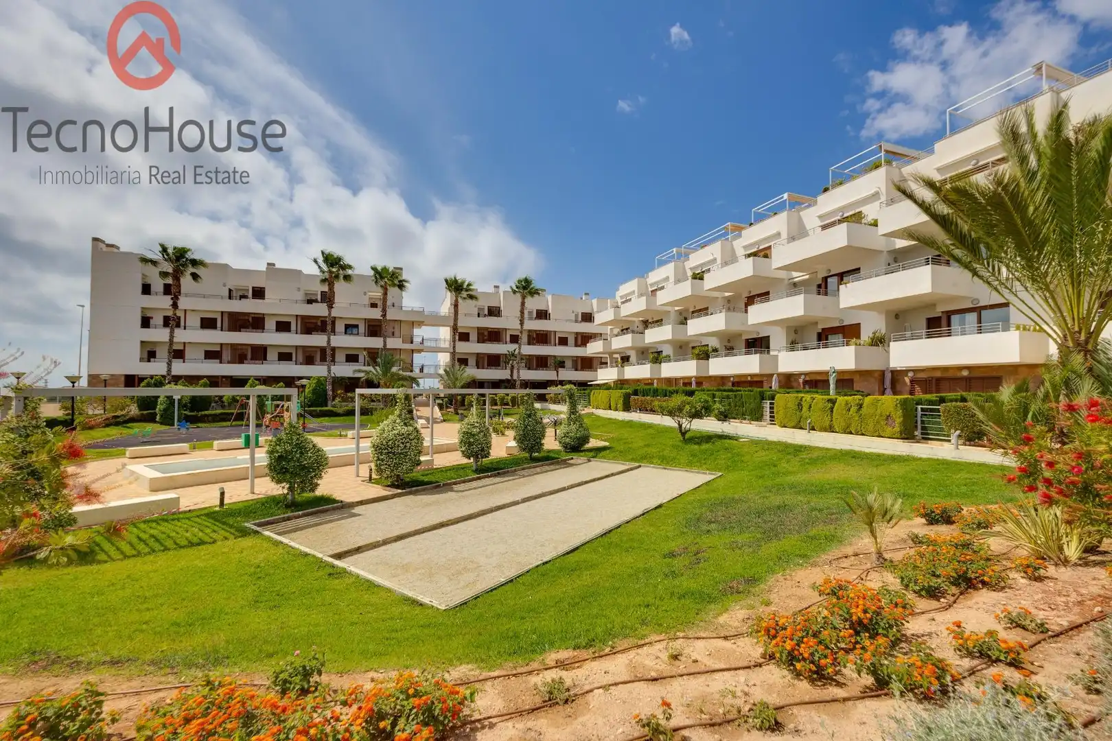 Vista exterior de Apartament en venda en Orihuela amb Aire condicionat, Calefacció i Jardí privat