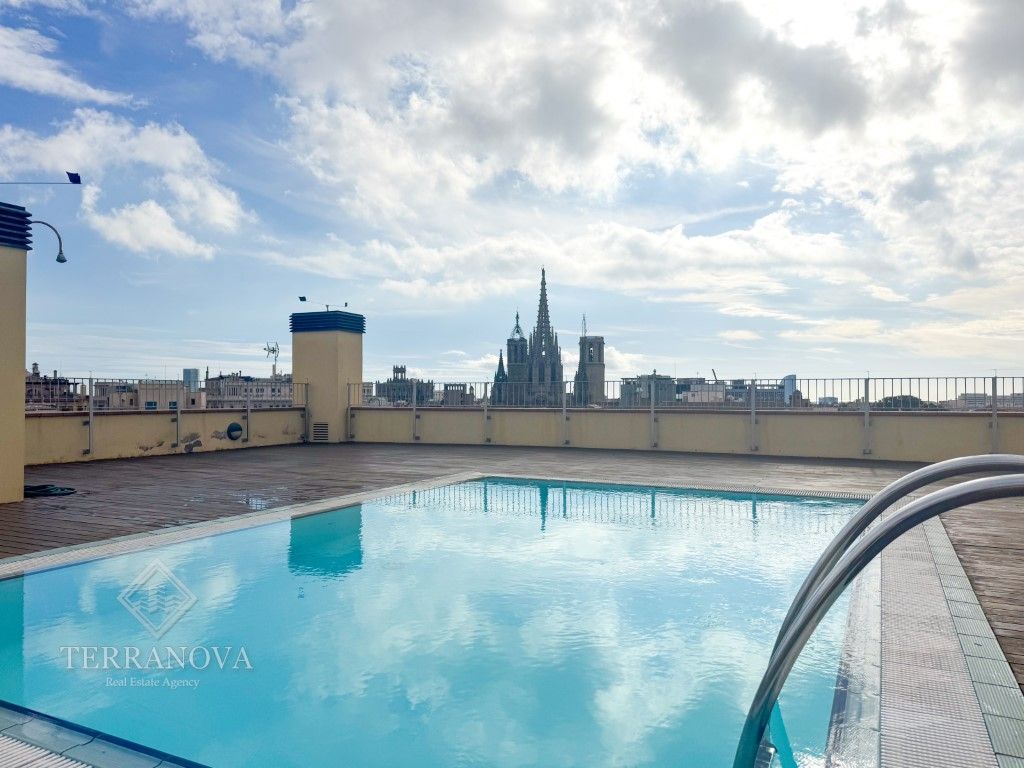 Piscina de Pis en venda en  Barcelona Capital amb Piscina