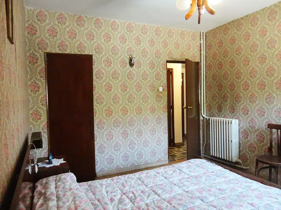 Schlafzimmer von Einfamilien-Reihenhaus zum Verkauf in Salas de los Infantes mit Heizung und Privatgarten