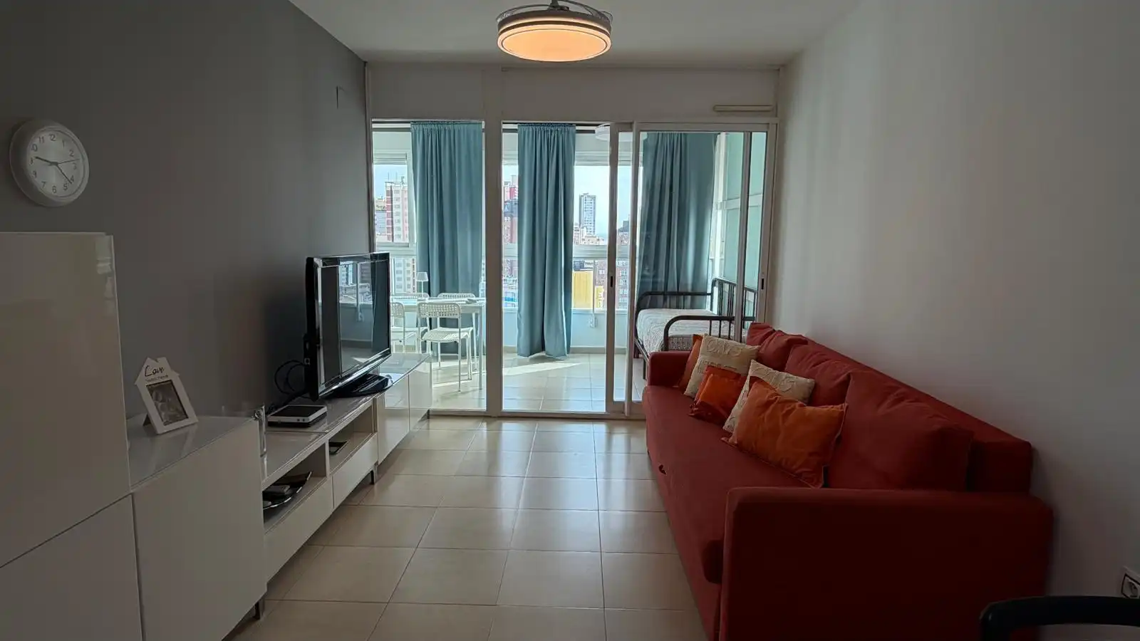 Living room of Apartments for rent in Benidorm  with Air Conditioner, Balcony and Community pool