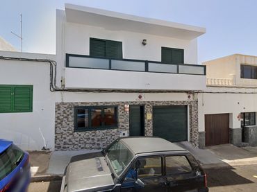 Terraced house for sale in Calle Chimia