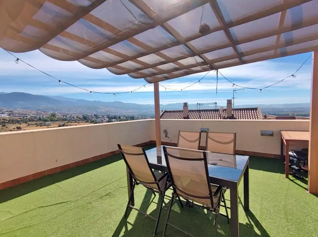 Terrace of Attic for rent in Genil