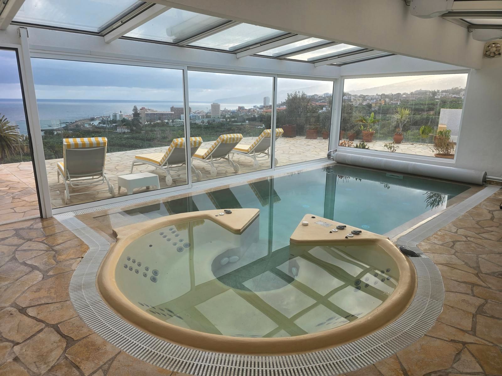 Piscina de Casa o xalet en venda en Puerto de la Cruz amb Jardí privat, Terrassa i Piscina