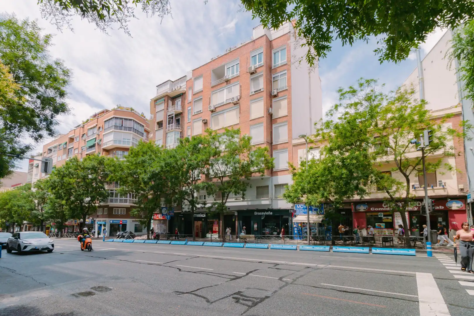 Vista exterior de Apartament en venda en Madrid amb Calefacció