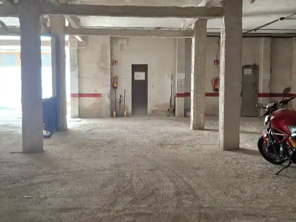 Garage for rent in Ponent