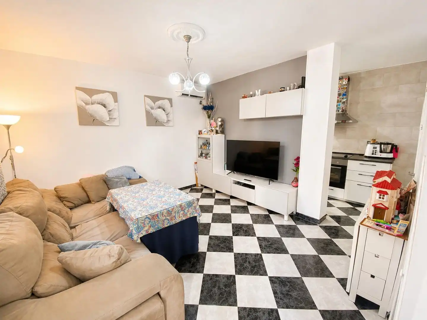 Sala de estar de Casa o chalet en venta en Alcalá de los Gazules con Terraza y Amueblado
