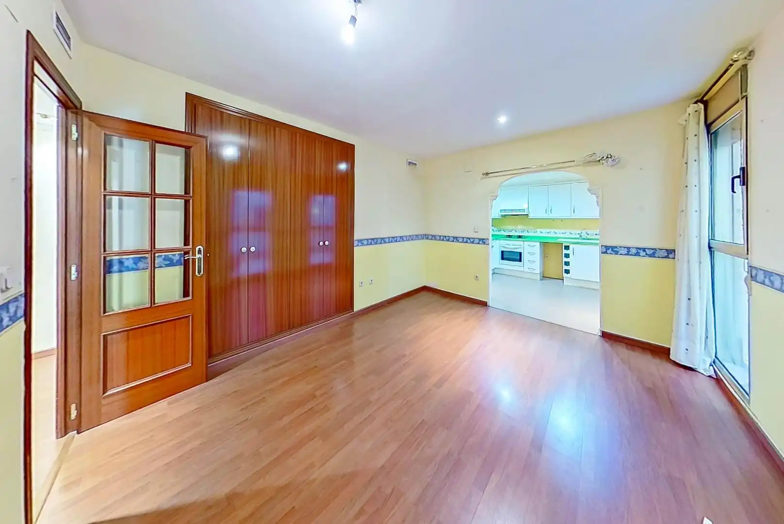 Küche von Wohnung zum Verkauf in Valencia mit Parkett und Terrasse