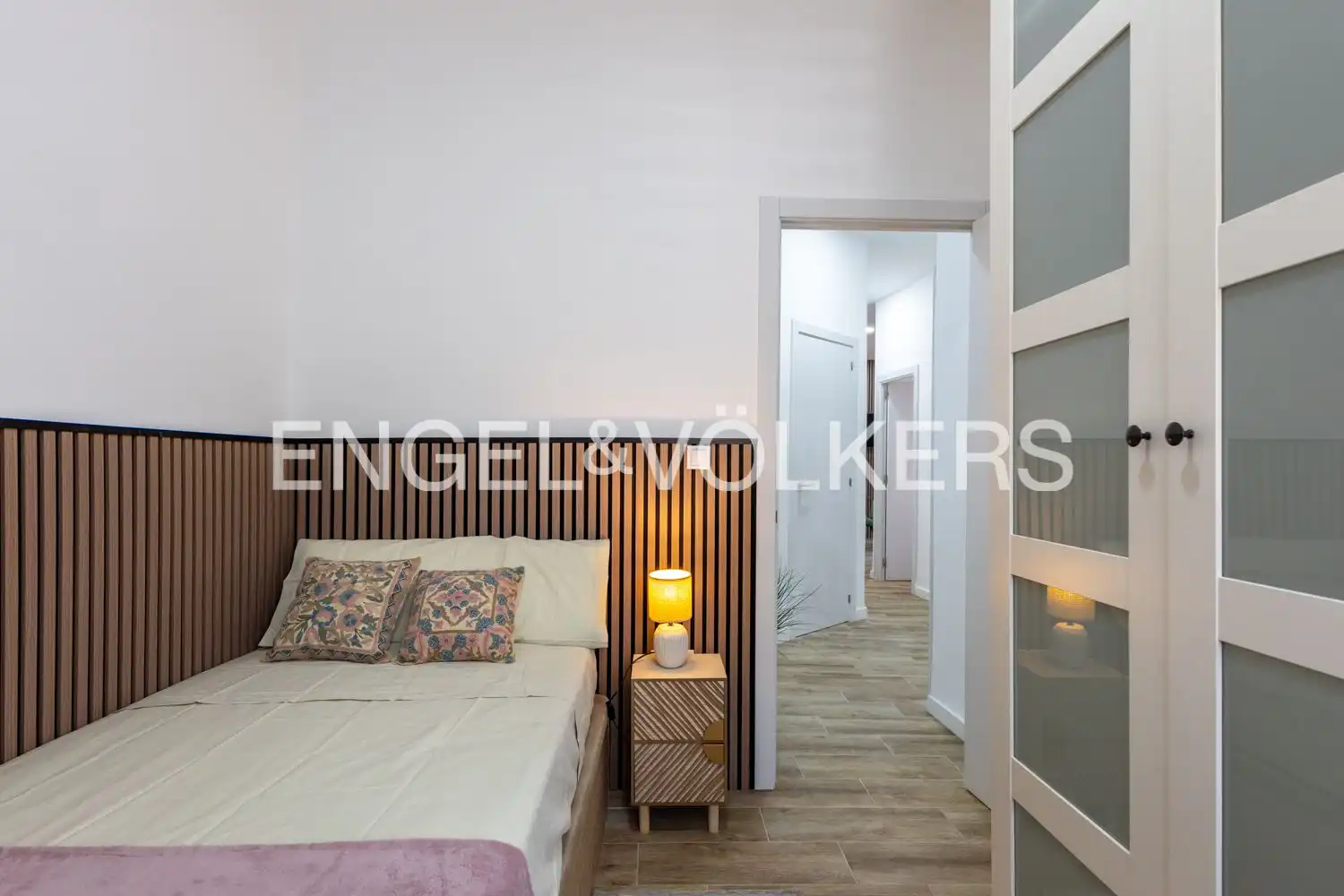 Bedroom of Flat for rent in Valencia  with Air Conditioner, Heating and Furnished