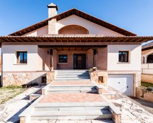 Vista exterior de Casa o xalet en venda en Jadraque amb Jardí privat, Terrassa i Traster