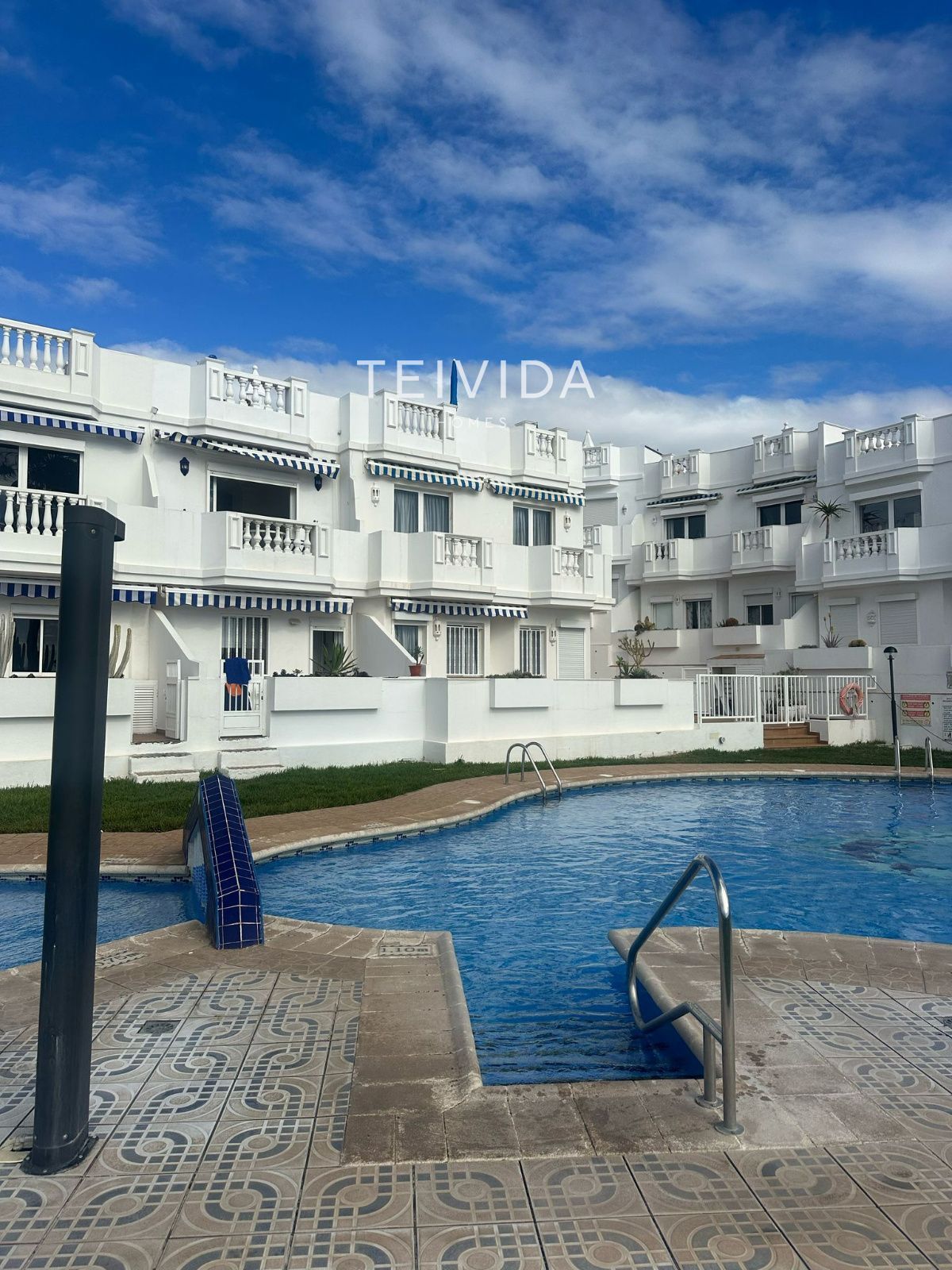 Vista exterior de Dúplex de alquiler en Santiago del Teide con Piscina, Amueblado y Piscina comunitaria