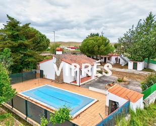 Vista exterior de Finca rústica en venda en Casar de Cáceres amb Aire condicionat, Calefacció i Piscina