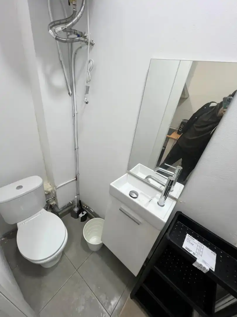 Baño de Piso para compartir en Barcelona con Calefacción y Lavadora