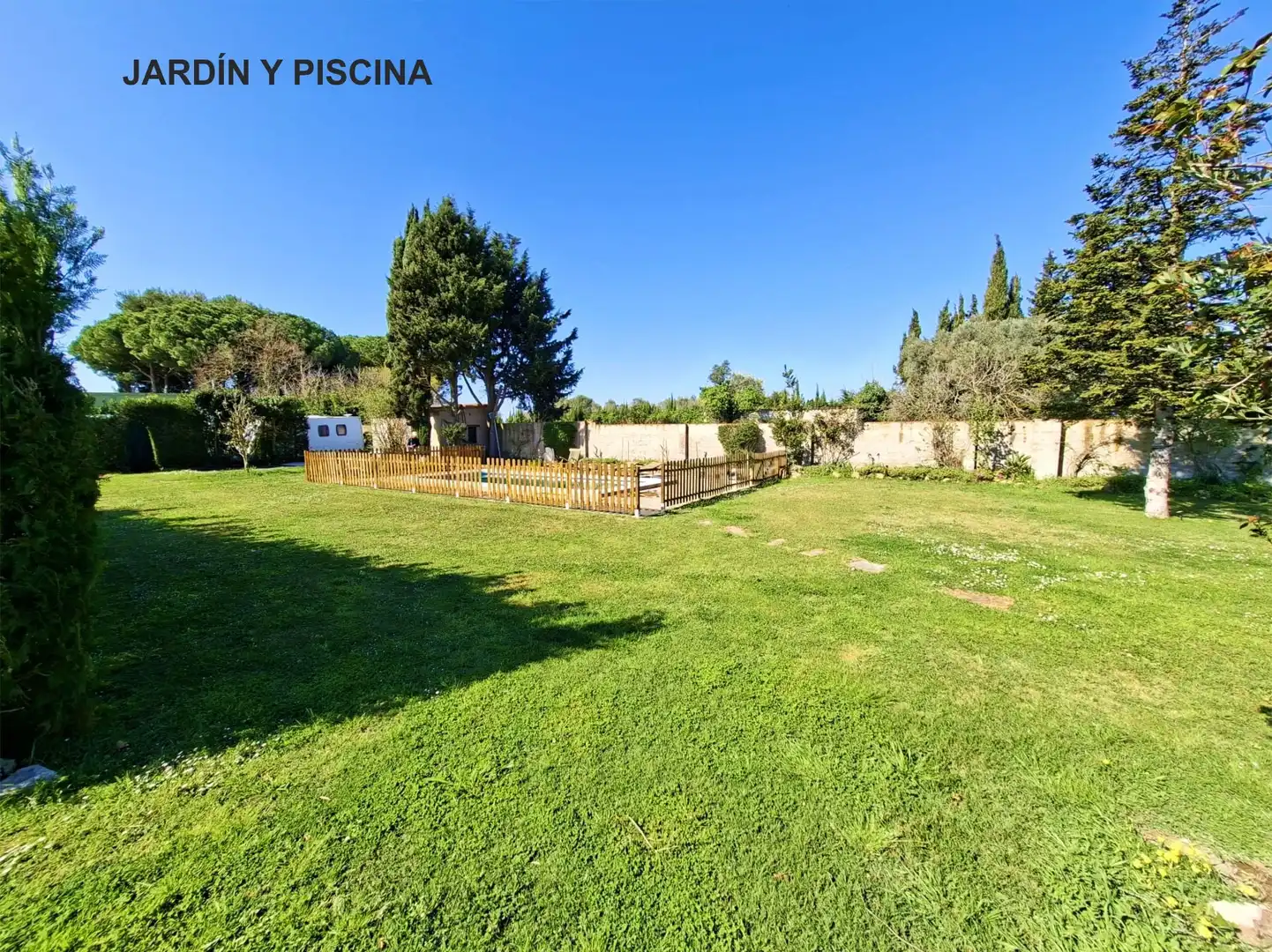 Garden of Houses for sale in L'Estartit  with Air Conditioner, Heating and Private garden