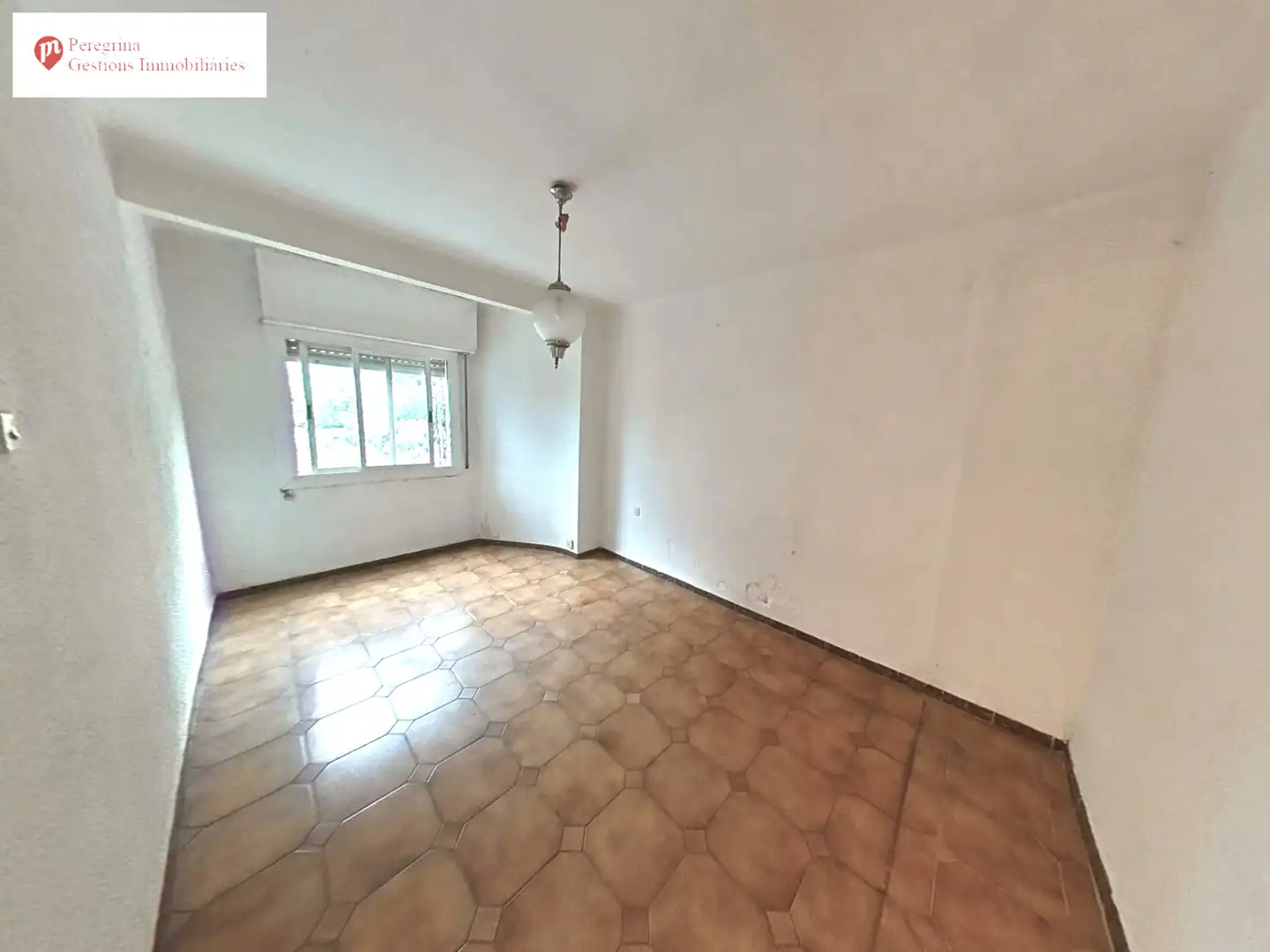 Habitación de Piso en venta en Badalona con Balcón y Alarma
