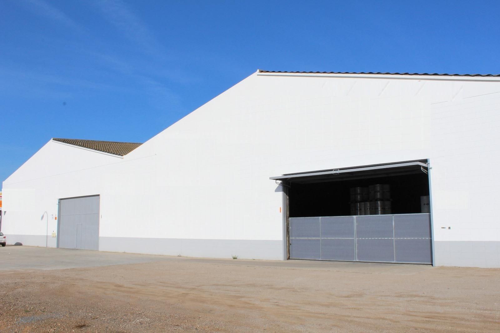 Exterior view of Industrial buildings to rent in Reus