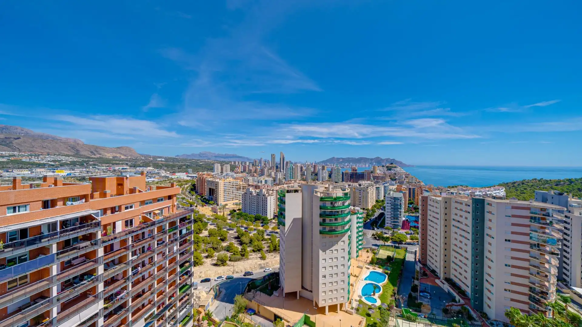 Attic for rent in Calle Ponent, Las Azaleas - Alkadir
