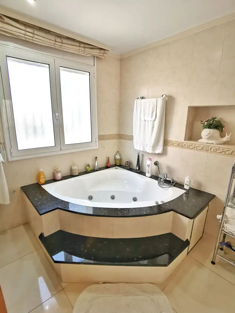 Casa con piscina en venta en Fenals, imagen 26