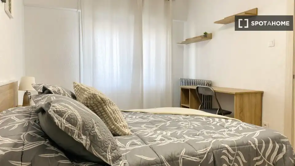 Schlafzimmer von Wohnungen zur untervermieten in Zaragoza mit Klimaanlage, Heizung und Terrasse